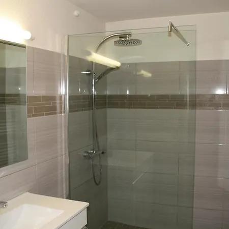 Appartement Le Saint Gimer - Les Balcons De La Cite Apartment *